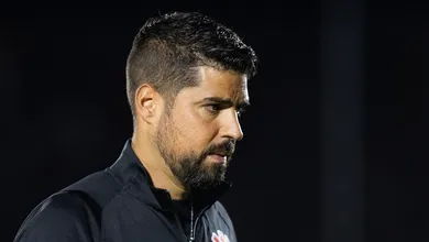 &lsquo;Injusto&rsquo;: Ant&oacute;nio Oliveira lamenta derrota e explica falta de gols do Corinthians