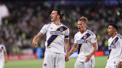 Ibra foi falastr&atilde;o durante a semana, mas pelo menos arrebentou no cl&aacute;ssico de Los Angeles