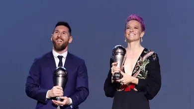 Rapinoe: &ldquo;Quem apagar&aacute; Messi ou C. Ronaldo do futebol por uma declara&ccedil;&atilde;o contra o racismo ou machismo?&rdquo;