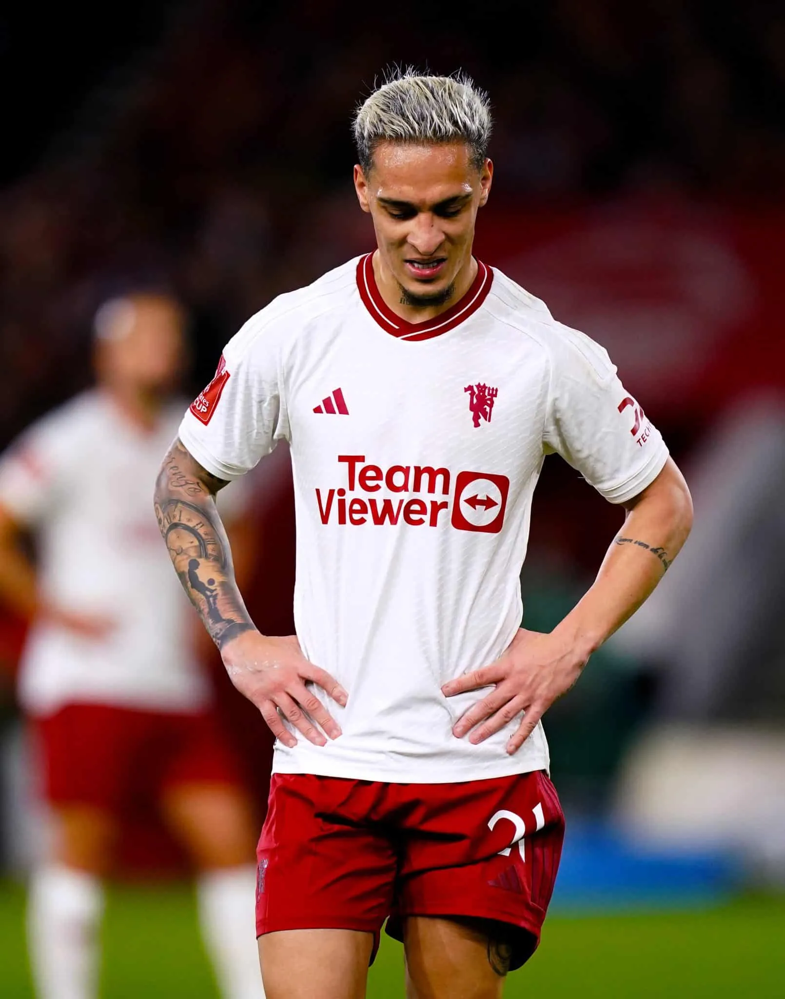 Manchester United pode ter avan&ccedil;ado na Copa da Inglaterra, mas provou que ataque &eacute; med&iacute;ocre com Antony