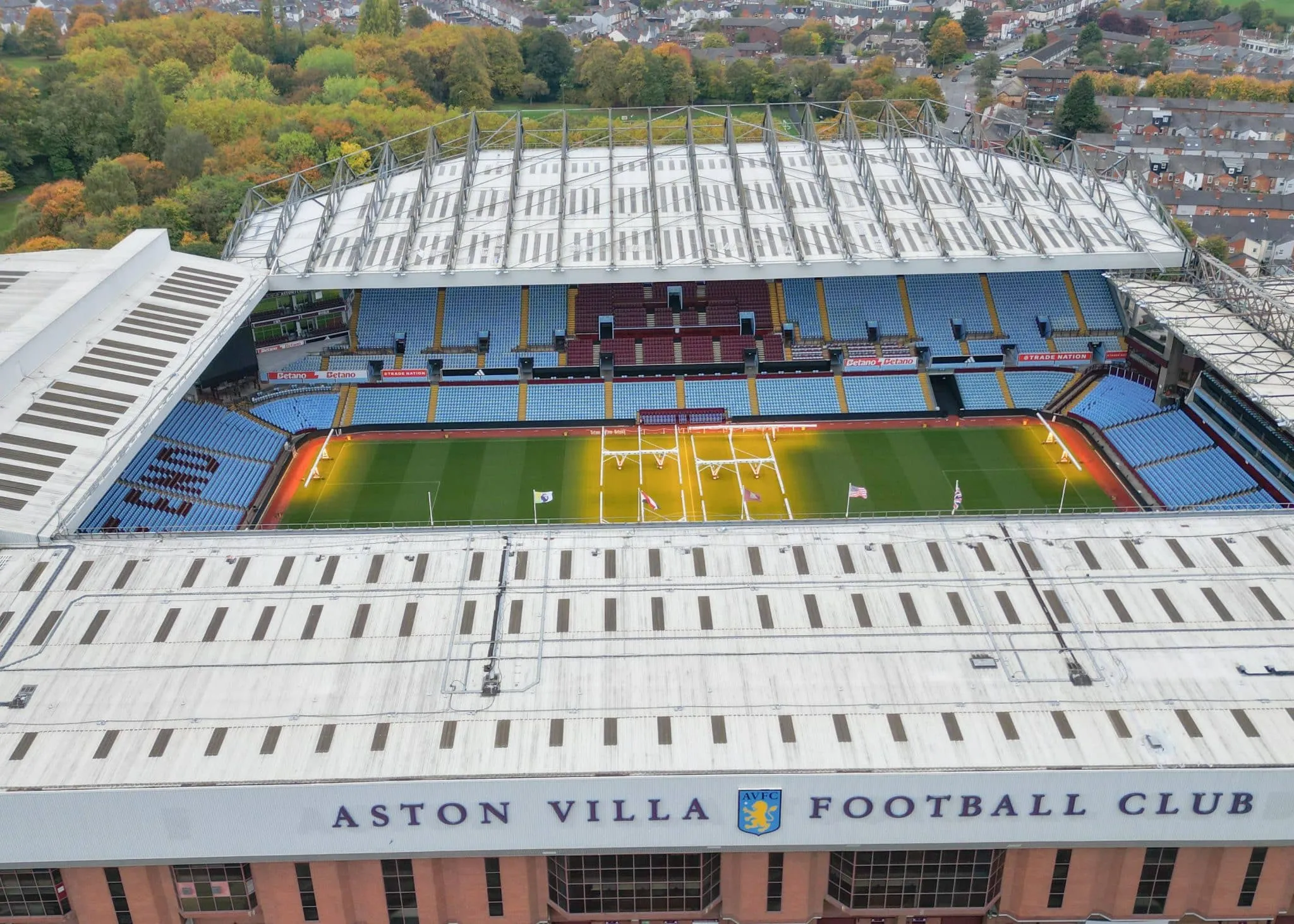 Aston Villa x Maccabi: Mega esquema de seguran&ccedil;a tem at&eacute; zona de exclus&atilde;o a&eacute;rea