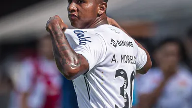 Conversas para transfer&ecirc;ncia esfriam e Morelos espera mais chances no Santos