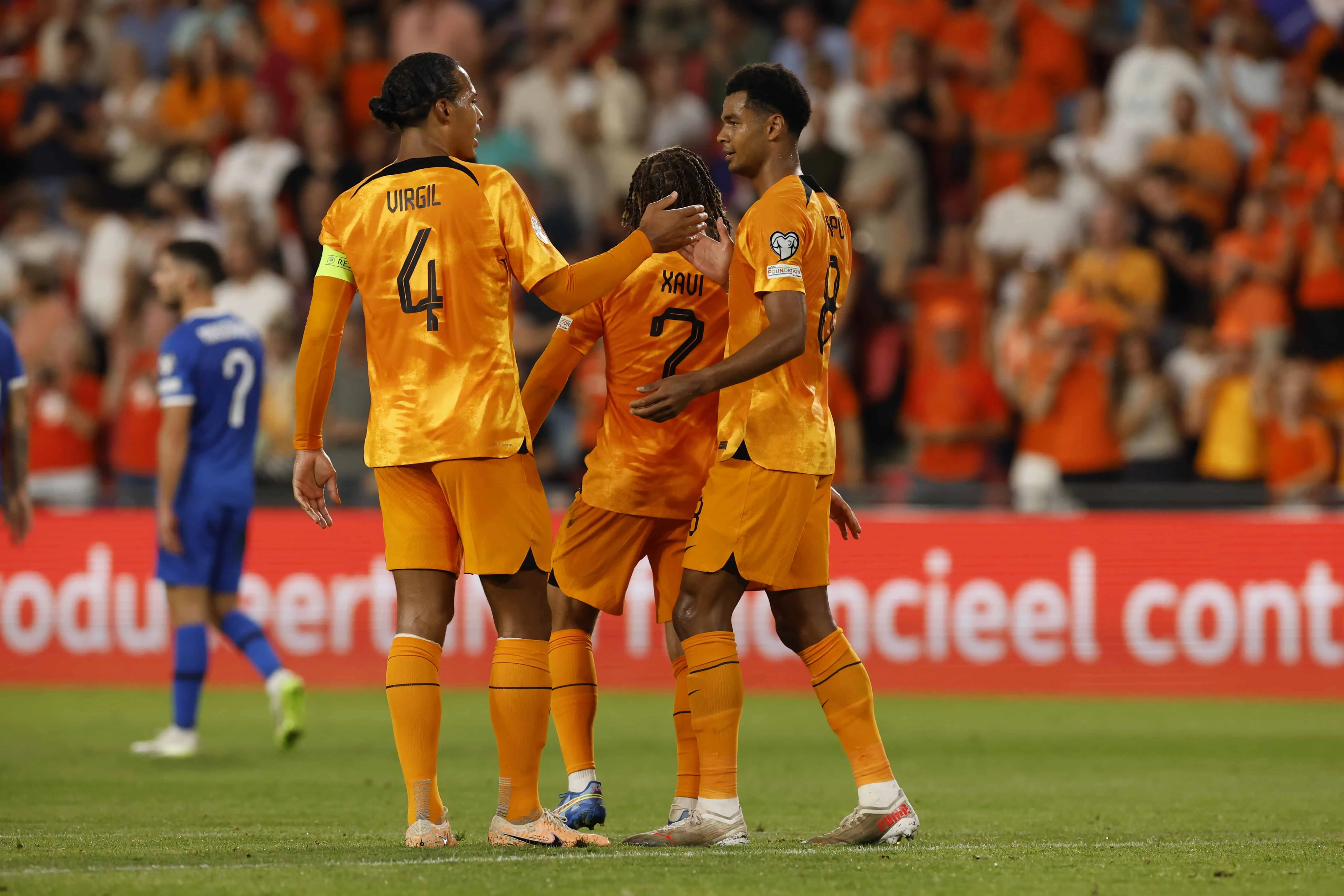 Dumfries e Gakpo jogam muito e Holanda goleia Gr&eacute;cia pelas Eliminat&oacute;rias da Euro