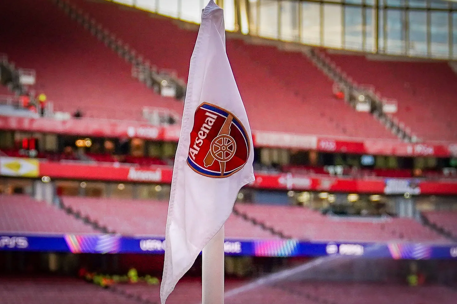 Por que Arsenal rejeitou a expans&atilde;o do Emirates Stadium para 80 mil lugares