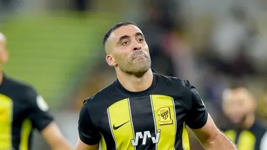 Torcedor saudita &eacute; detido ap&oacute;s dar chibatadas em jogador do Al-Ittihad