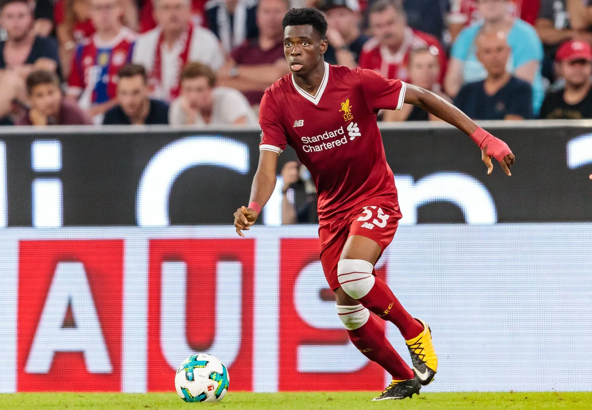 Ovie Ejaria durante passagem pelo Liverpool (Foto: IMAGO / Eibner Europa)
