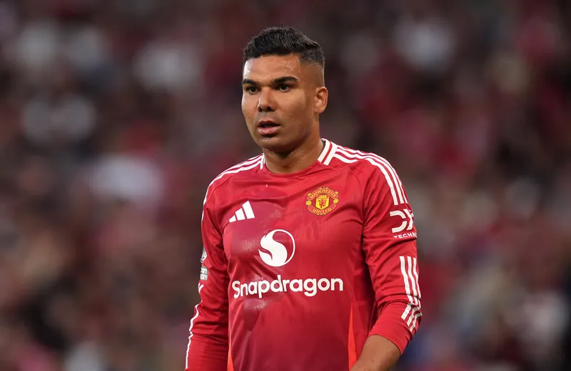 In&iacute;cio ruim de temporada p&otilde;e em xeque perman&ecirc;ncia de Casemiro no Manchester United. Foto: Icon Sport
