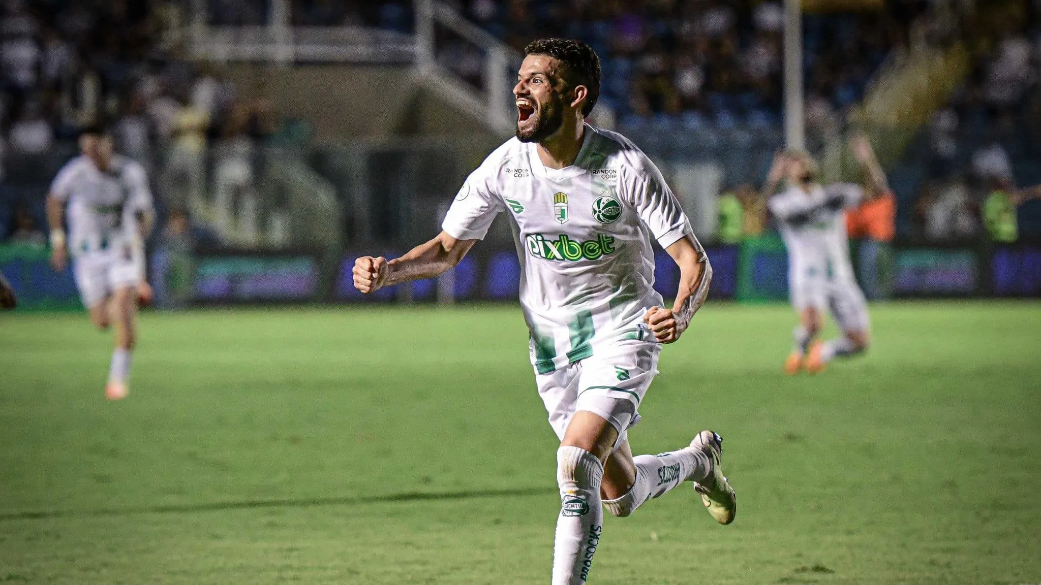 &Uacute;ltima rodada com emo&ccedil;&atilde;o: Juventude e Atl&eacute;tico-GO garantem acesso e Chapecoense se salva do rebaixamento