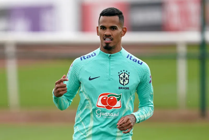 Galeno durante treino da sele&ccedil;&atilde;o brasileira