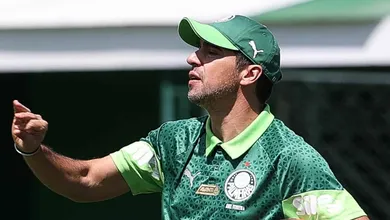 Qual &eacute; o tipo de camisa 9 que Abel Ferreira deseja no Palmeiras?