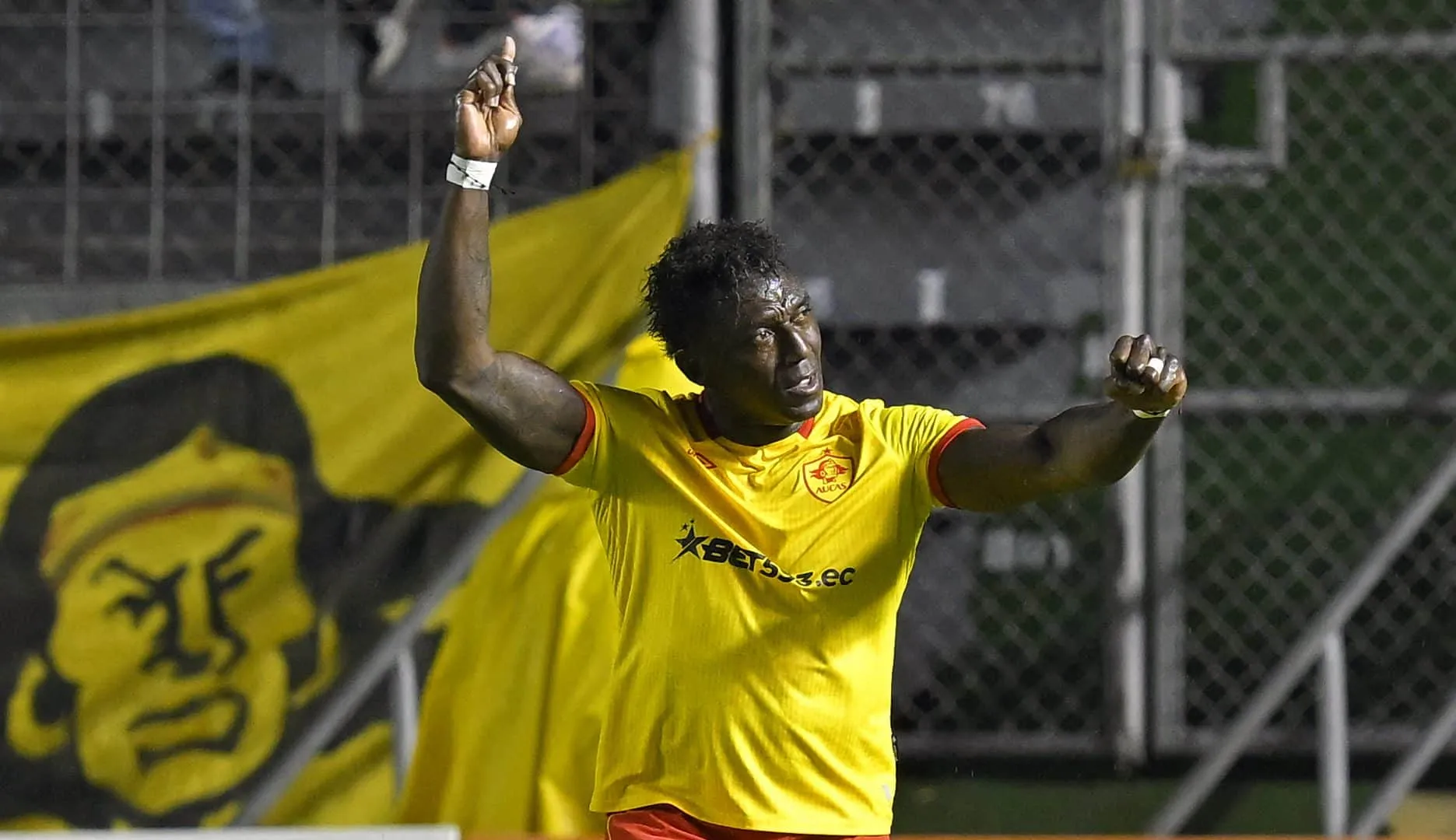 O Aucas estreia na Libertadores com um resultado inesquec&iacute;vel: virada sobre o Flamengo em Quito