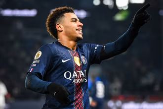 Primo pobre do PSG vacila no que n&atilde;o poderia em reencontro ap&oacute;s 47 anos