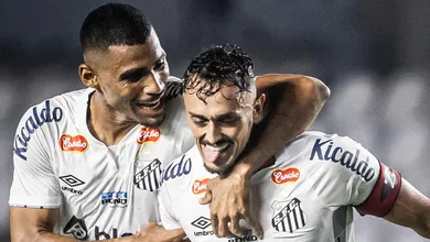 Com goleada, Santos faz do Guarani sua nova v&iacute;tima e reassume a lideran&ccedil;a da S&eacute;rie B