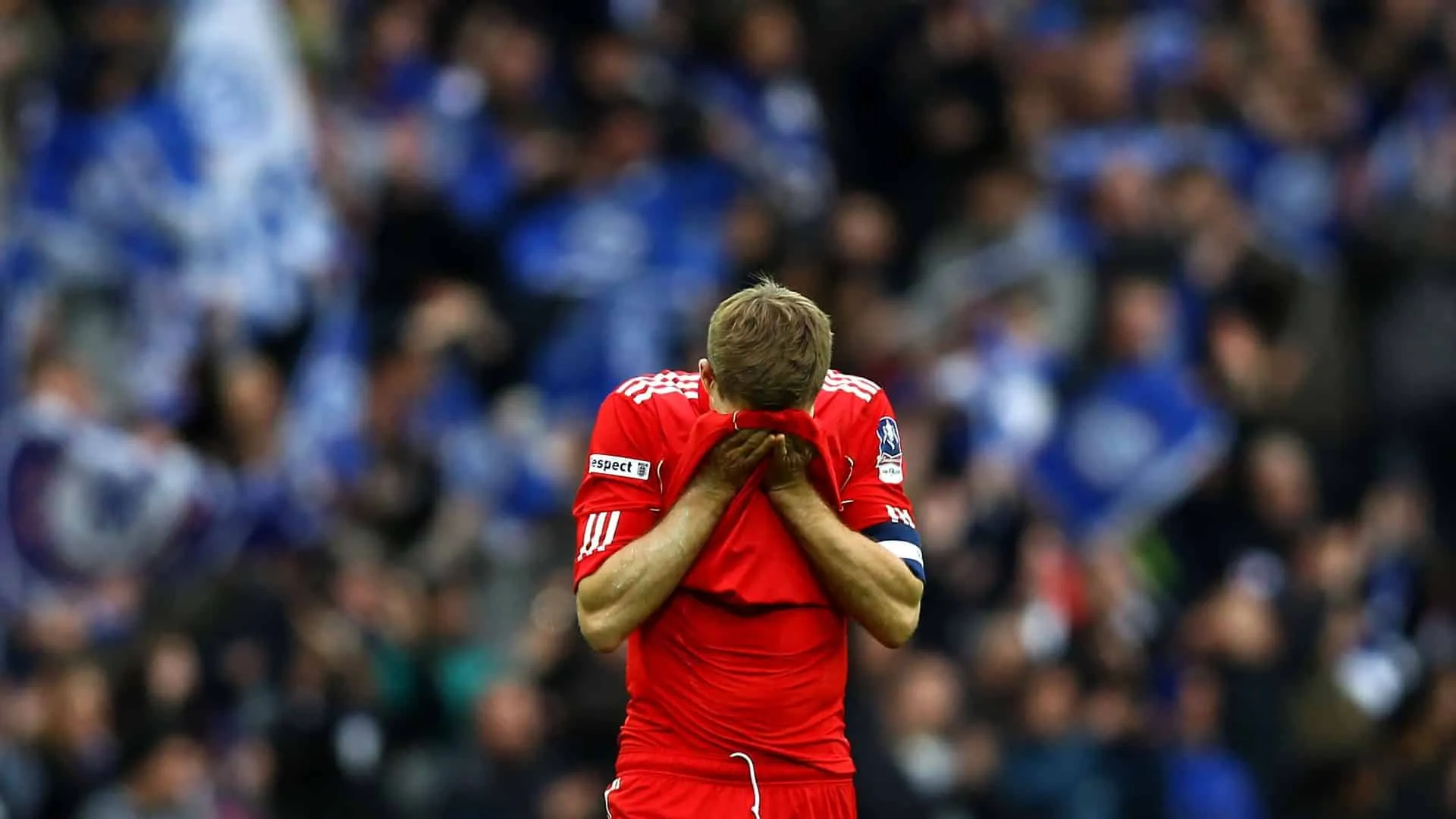 &ldquo;Make us Dream&rdquo; exp&otilde;e a agonia de quem carregou o fardo de ser o Messias de um clube como o Liverpool