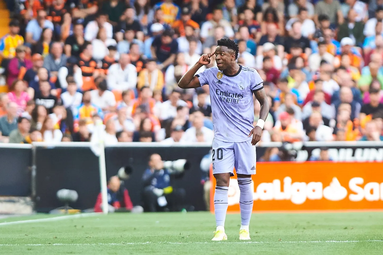 Valencia barra Netflix de entrar no est&aacute;dio para gravar document&aacute;rio de Vinicius J&uacute;nior