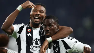 Erro de brasileiro e filhos de craques decidem cl&aacute;ssico entre Juventus e Milan
