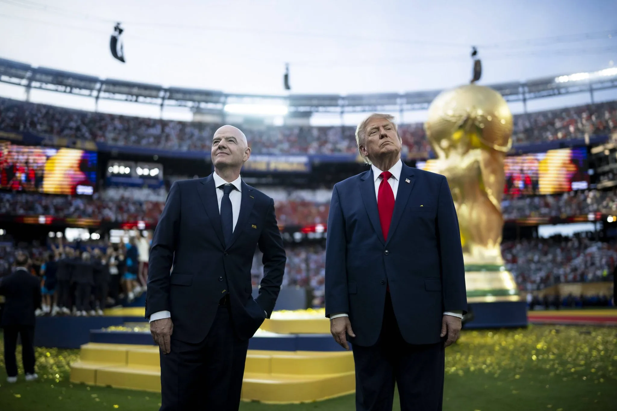 Presidente da Fifa, Gianni Infantino, ao lado do presidente dos Estados Unidos, Donald Trump (Foto: IMAGO / ZUMA Press Wire)