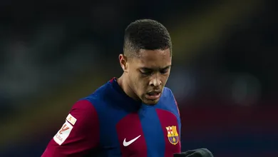 Finan&ccedil;as falam mais alto e Barcelona decide plano para Vitor Roque