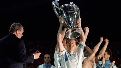 Nos 50 anos de Deschamps, uma lembran&ccedil;a do volante vitorios&iacute;ssimo e do capit&atilde;o eternizado