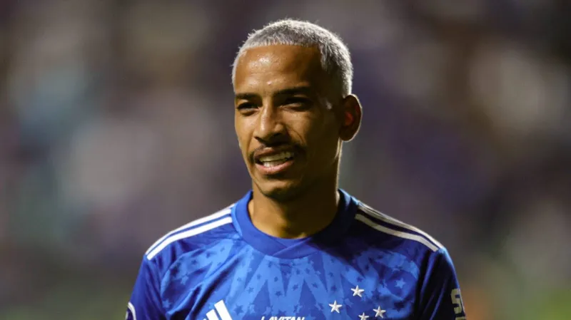 Matheus Pereira ser&aacute; desfalque por suspens&atilde;o e n&atilde;o estar&aacute; dispon&iacute;vel para Internacional x Cruzeiro