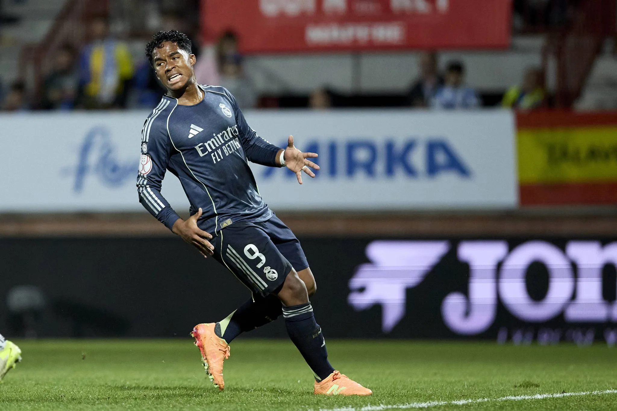 Endrick em a&ccedil;&atilde;o pelo Real Madrid 