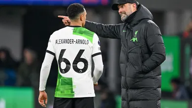 Klopp sai em defesa de Arnold na discuss&atilde;o que envolve Haaland e Guardiola