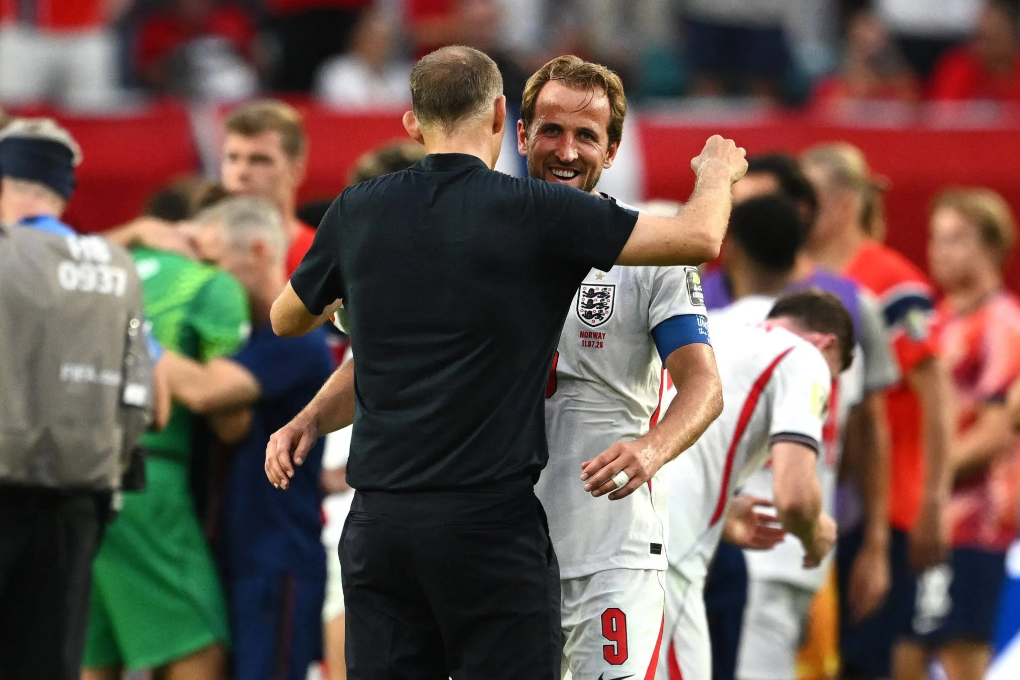 Kane e Tuchel se abra&ccedil;am