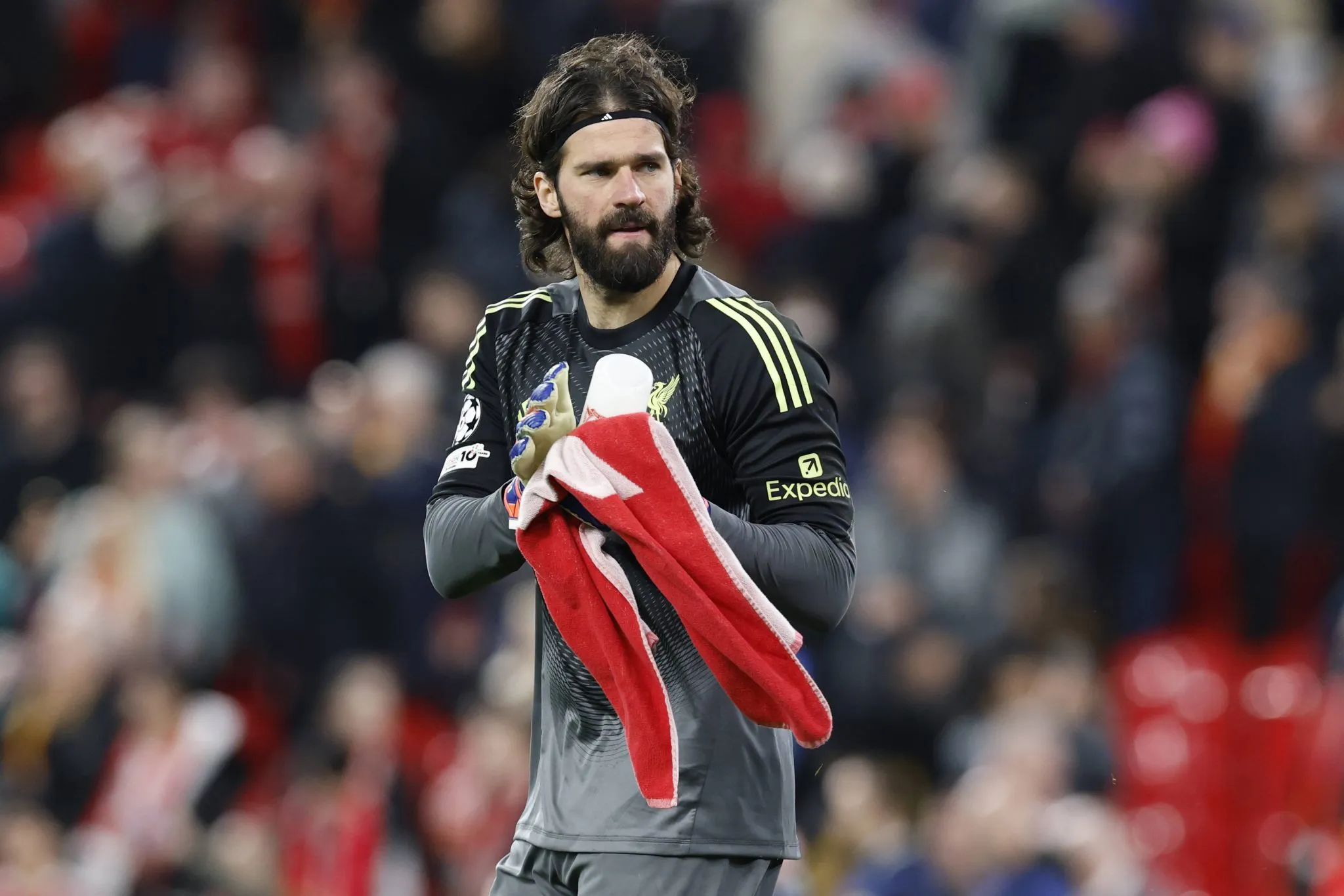 Alisson pelo Liverpool