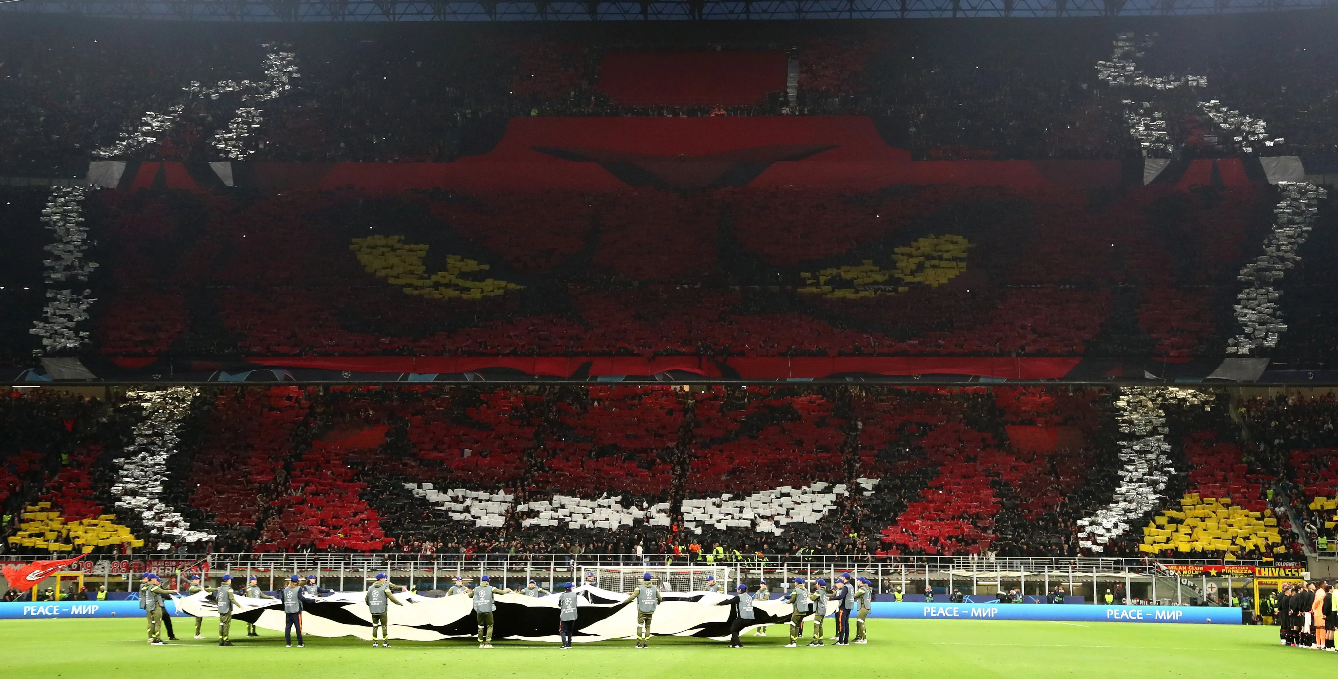 Ao Milan, ficou o espet&aacute;culo dos mosaicos realizados por sua torcida na entrada do d&eacute;rbi
