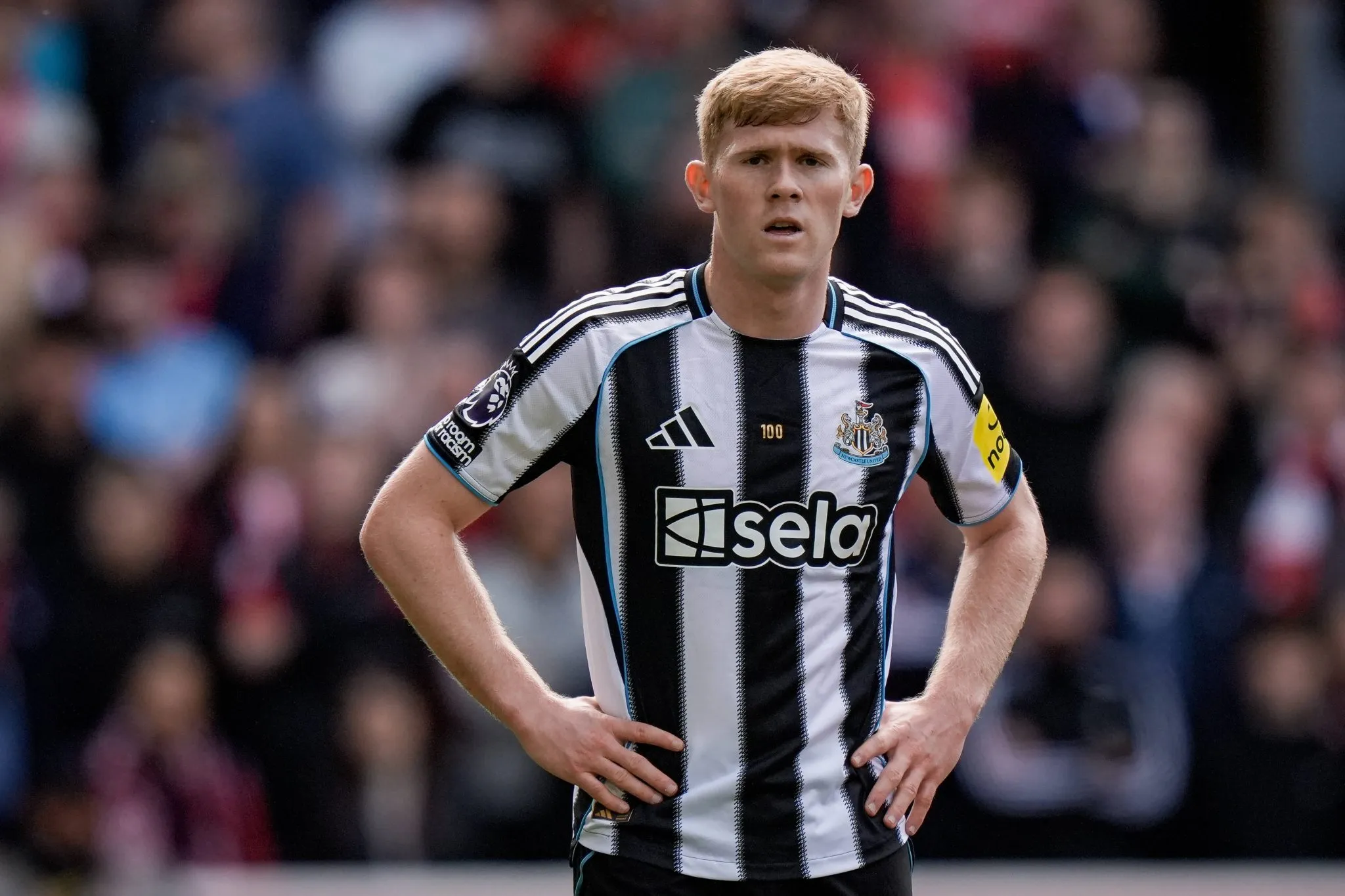 Lewis Hall em a&ccedil;&atilde;o pelo Newcastle