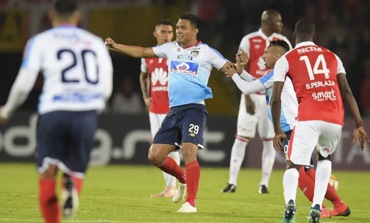 O Junior reafirma sua for&ccedil;a continental e fica muito perto da final da Sul-Americana