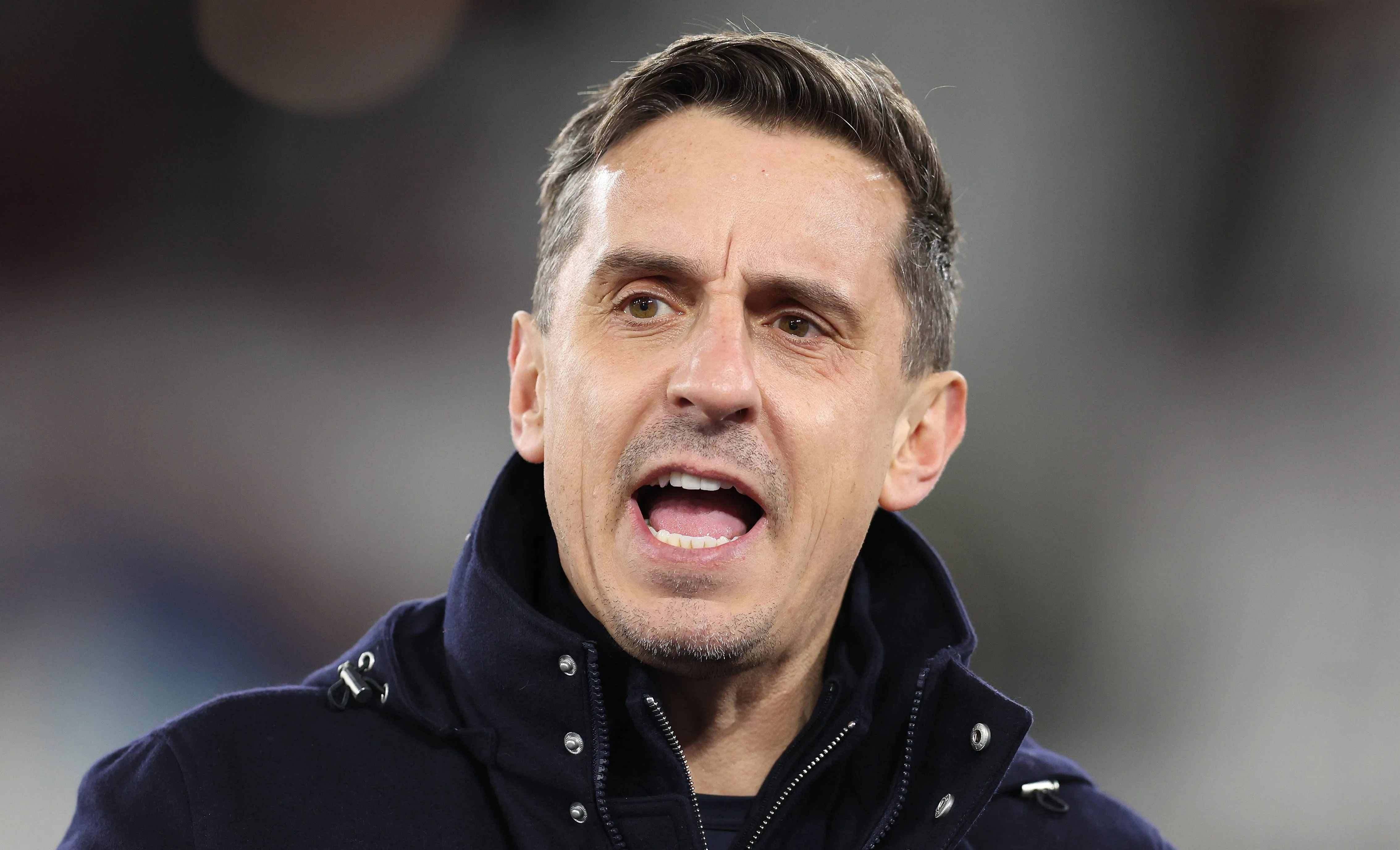 Neville perde a paciência e cobra saída imediata dos Glazers do United — ‘Chegou a hora’