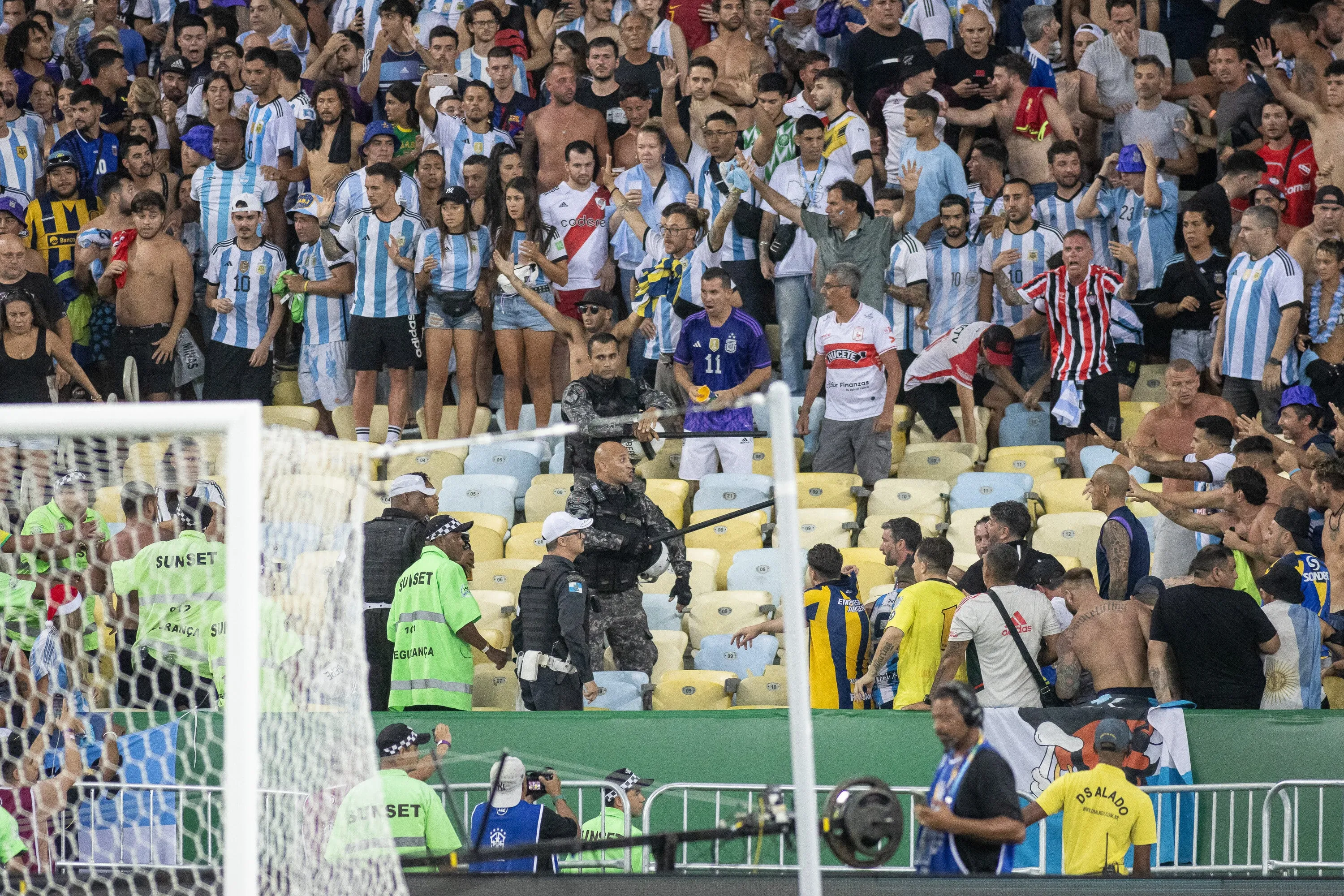 Jogo de empurra: CBF diz que &lsquo;organiza&ccedil;&atilde;o cuidadosa e estrat&eacute;gica&rsquo; no Maracan&atilde; foi feita &rsquo;em conjunto&rsquo; com o Poder P&uacute;blico