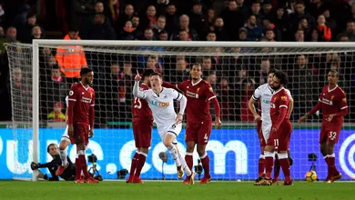 Uma no cravo, outra na ferradura: Liverpool perde para Swansea depois de vencer City
