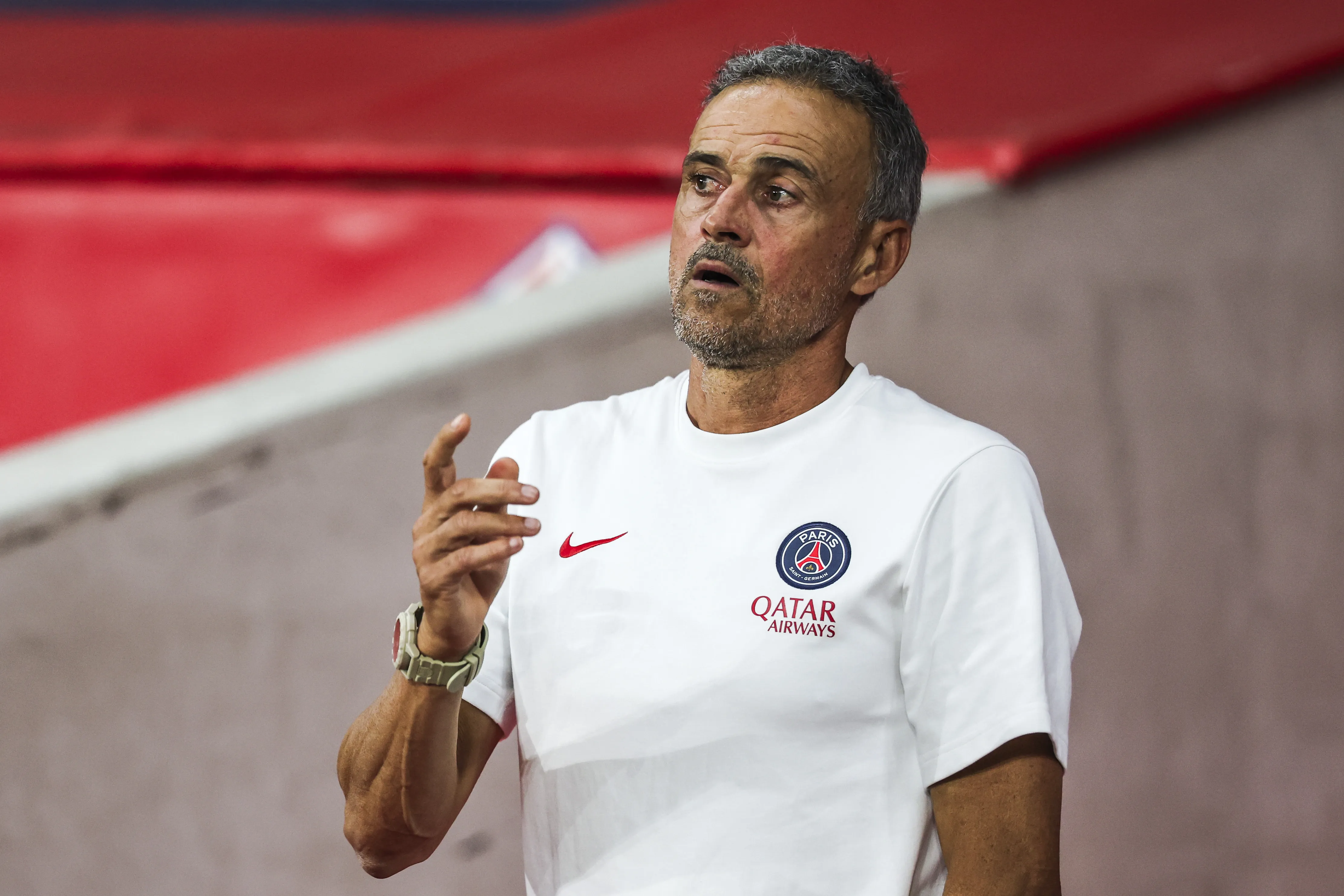 Luis Enrique durante jogo do PSG