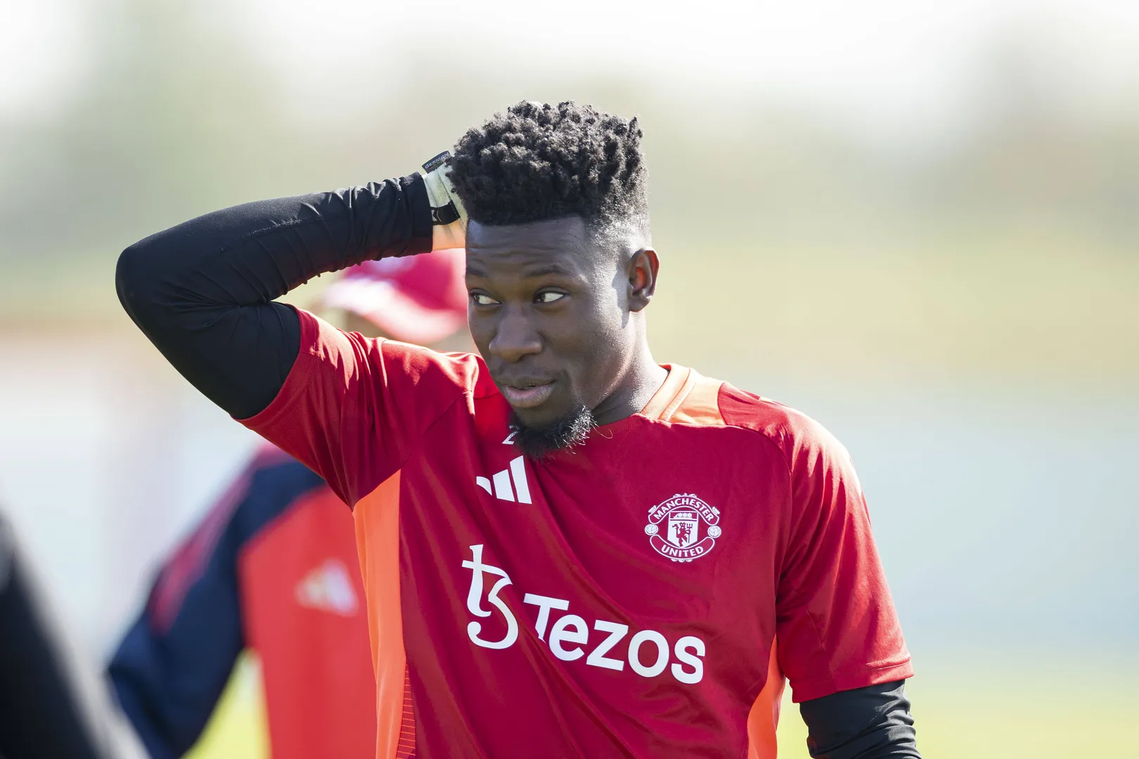 Onana recebe resposta atravessada de ex-United ap&oacute;s dizer que clube ingl&ecirc;s &eacute; favorito a passar de fase na Liga Europa