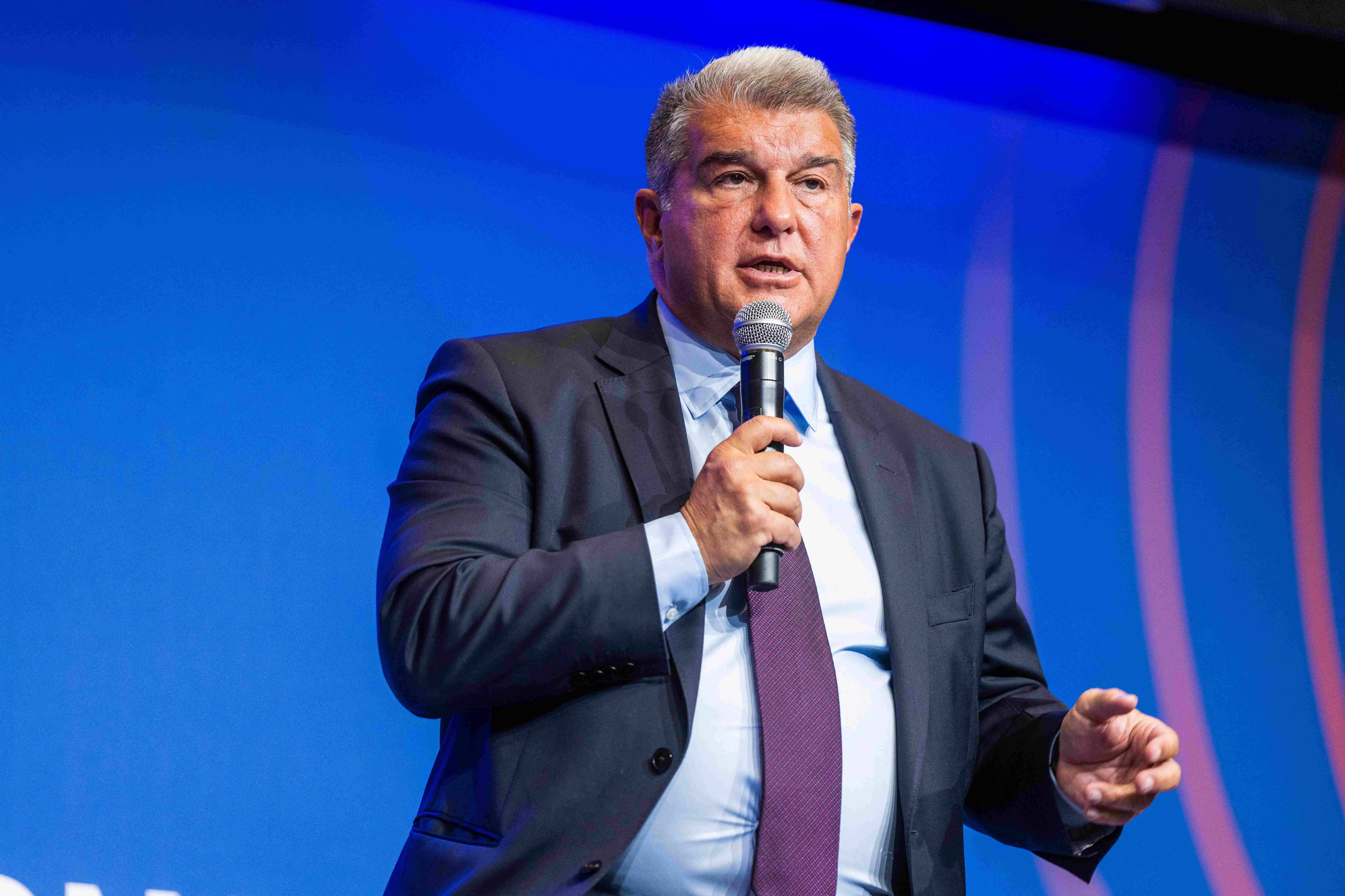 Laporta, presidente do Barcelona, em coletiva sobre o caso Negreira
