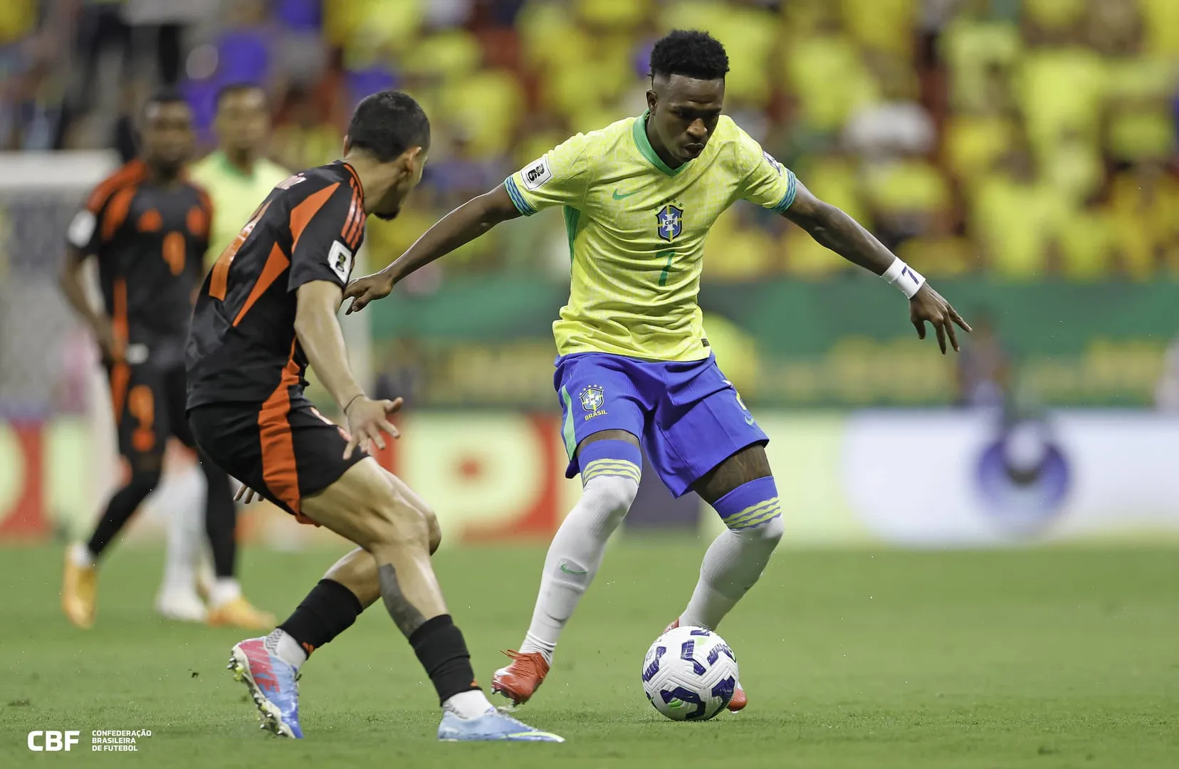 Vinicius J&uacute;nior foi substitu&iacute;do por L&eacute;o Ortiz aos 55 do segundo tempo