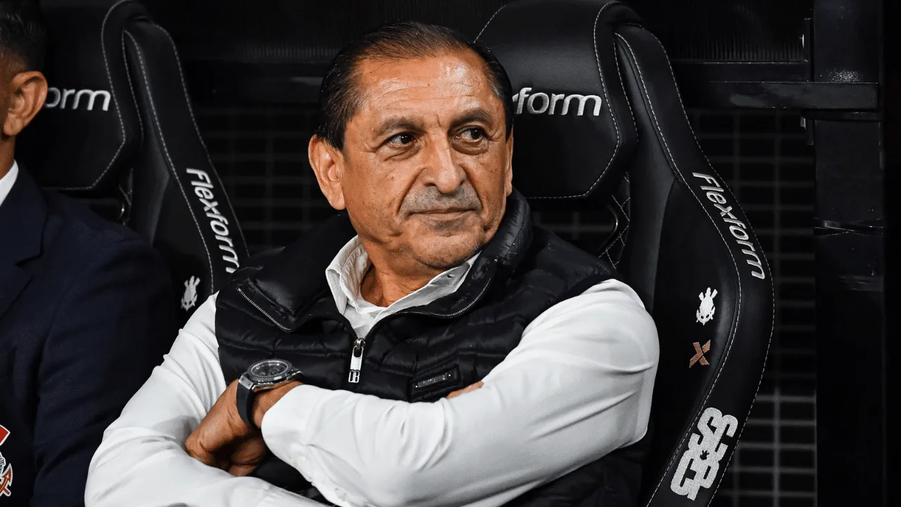 Ram&oacute;n perde elenco, presidente e s&oacute; mant&eacute;m um trunfo por perman&ecirc;ncia&nbsp;no&nbsp;Corinthians