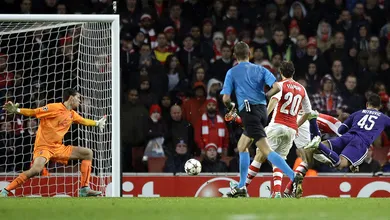 Entregada do Arsenal foi inofensiva em curto prazo, mas pode complicar l&aacute; na frente