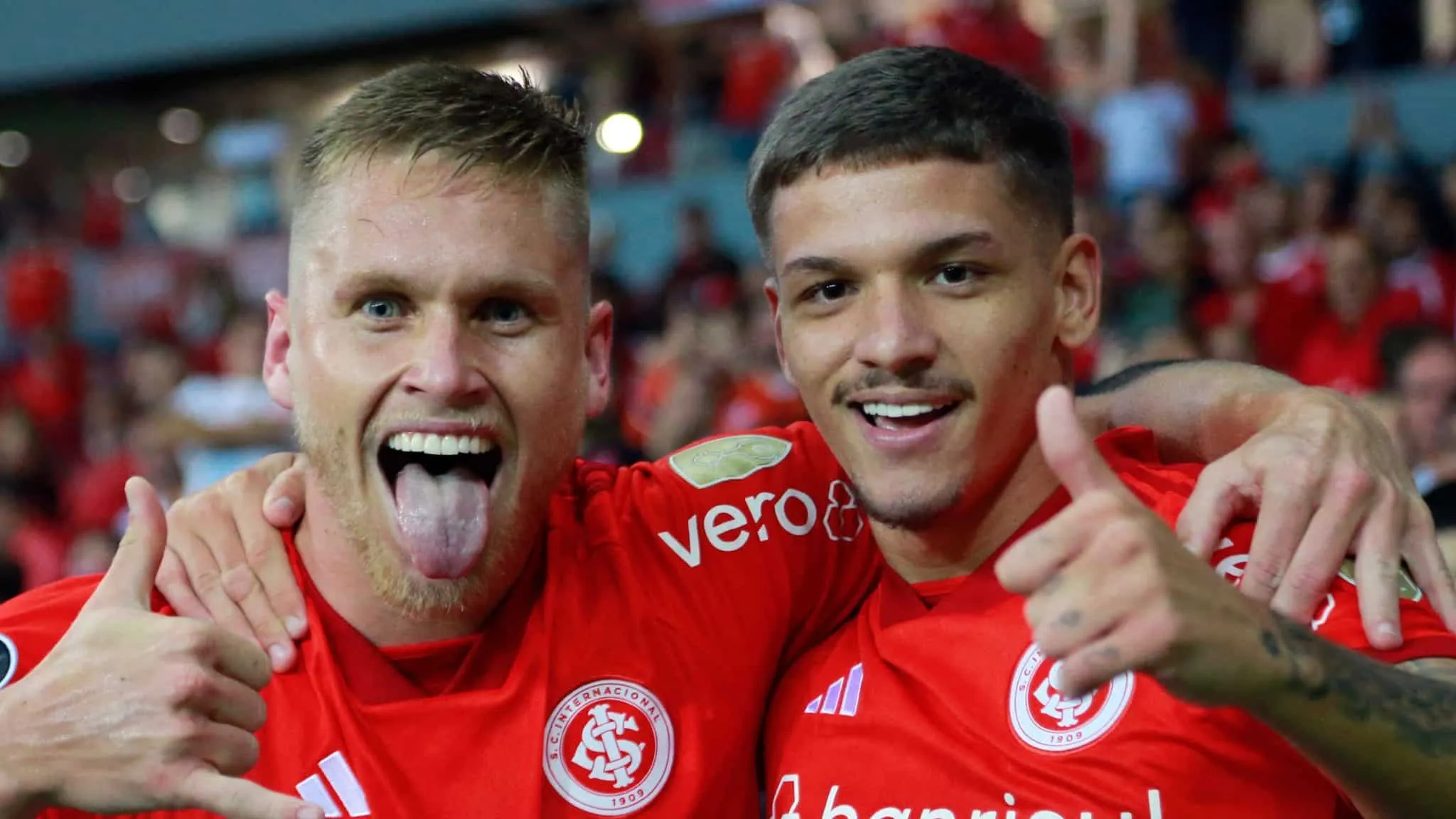 Internacional deixou novamente para o fim e, com ajuda dos reservas, venceu a primeira na Libertadores