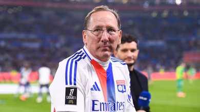 Por que o Lyon foi rebaixado? Tudo que voc&ecirc; precisa saber sobre a situa&ccedil;&atilde;o de Textor na Fran&ccedil;a