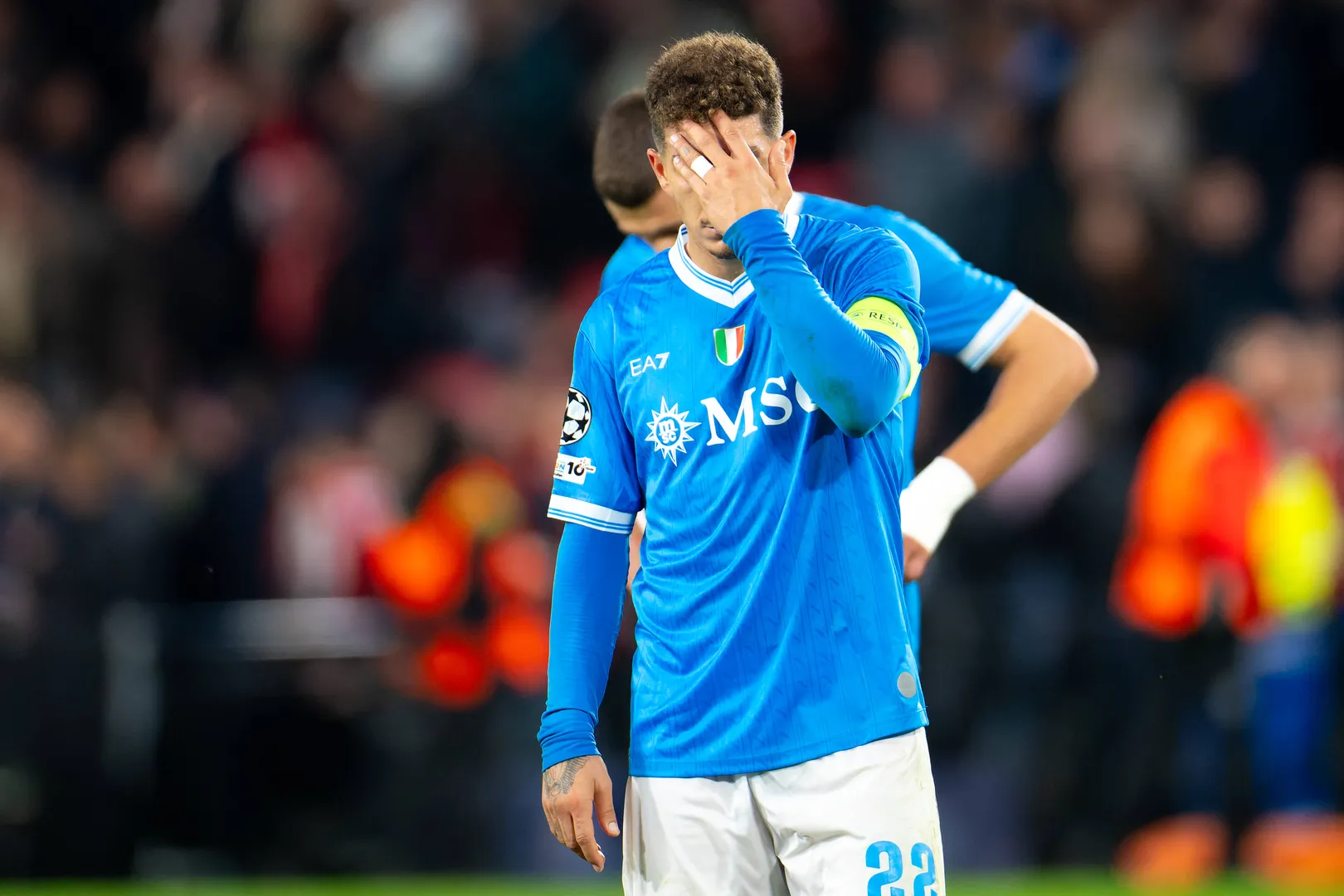 Di Lorenzo durante goleada sofrida pelo Napoli na Holanda