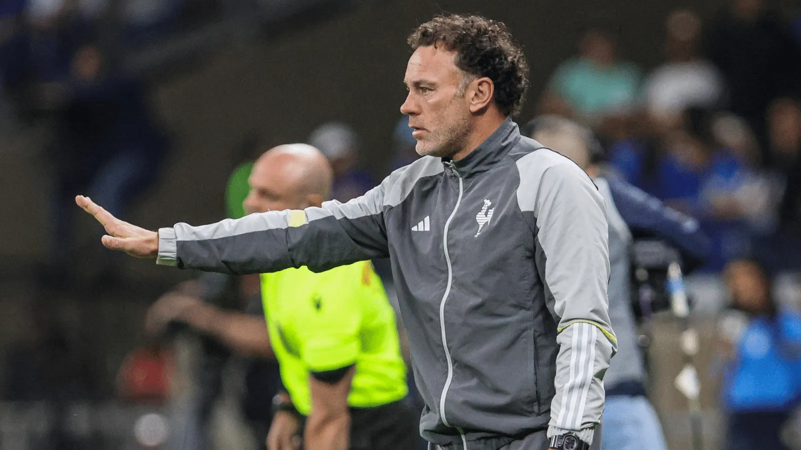 Milito prova que pode fazer o Atl&eacute;tico-MG jogar bem mesmo com forma&ccedil;&atilde;o mais comedida