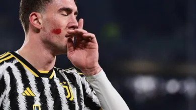 Vlahović encerra jejum de gols e pode voltar a ser amado pela torcida da Juventus (e crucial para o time)
