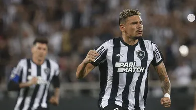 Botafogo conta com Tiquinho Soares para tirar, de vez, o Flamengo da disputa pelo Brasileiro