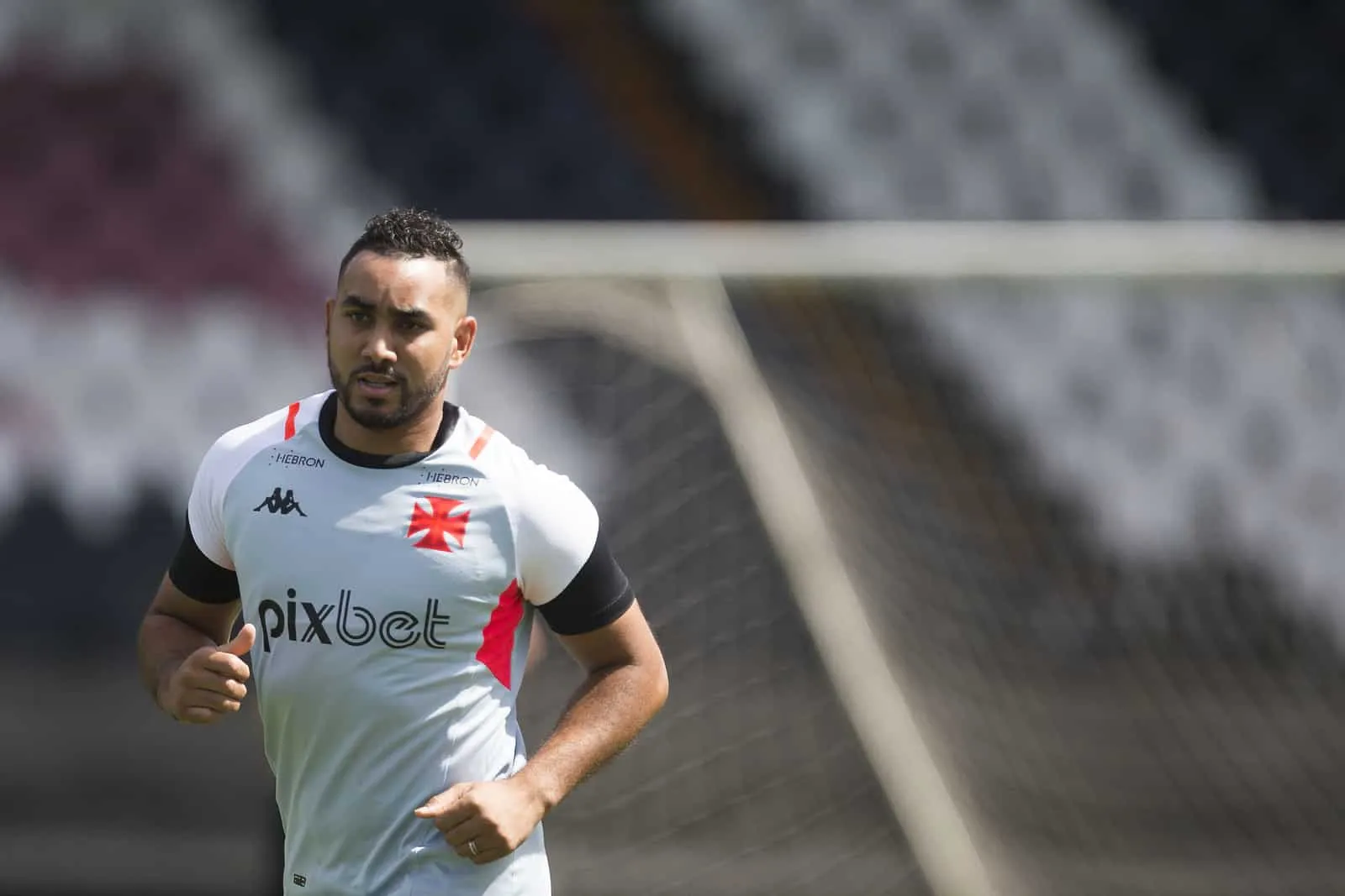 Payet &eacute; apresentado no Vasco mostrando que sabe da hist&oacute;ria e do desafio no clube