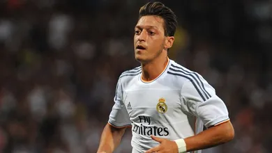 Real Madrid tem cl&aacute;usula de prefer&ecirc;ncia se Arsenal quiser vender &Ouml;zil para clube espanhol