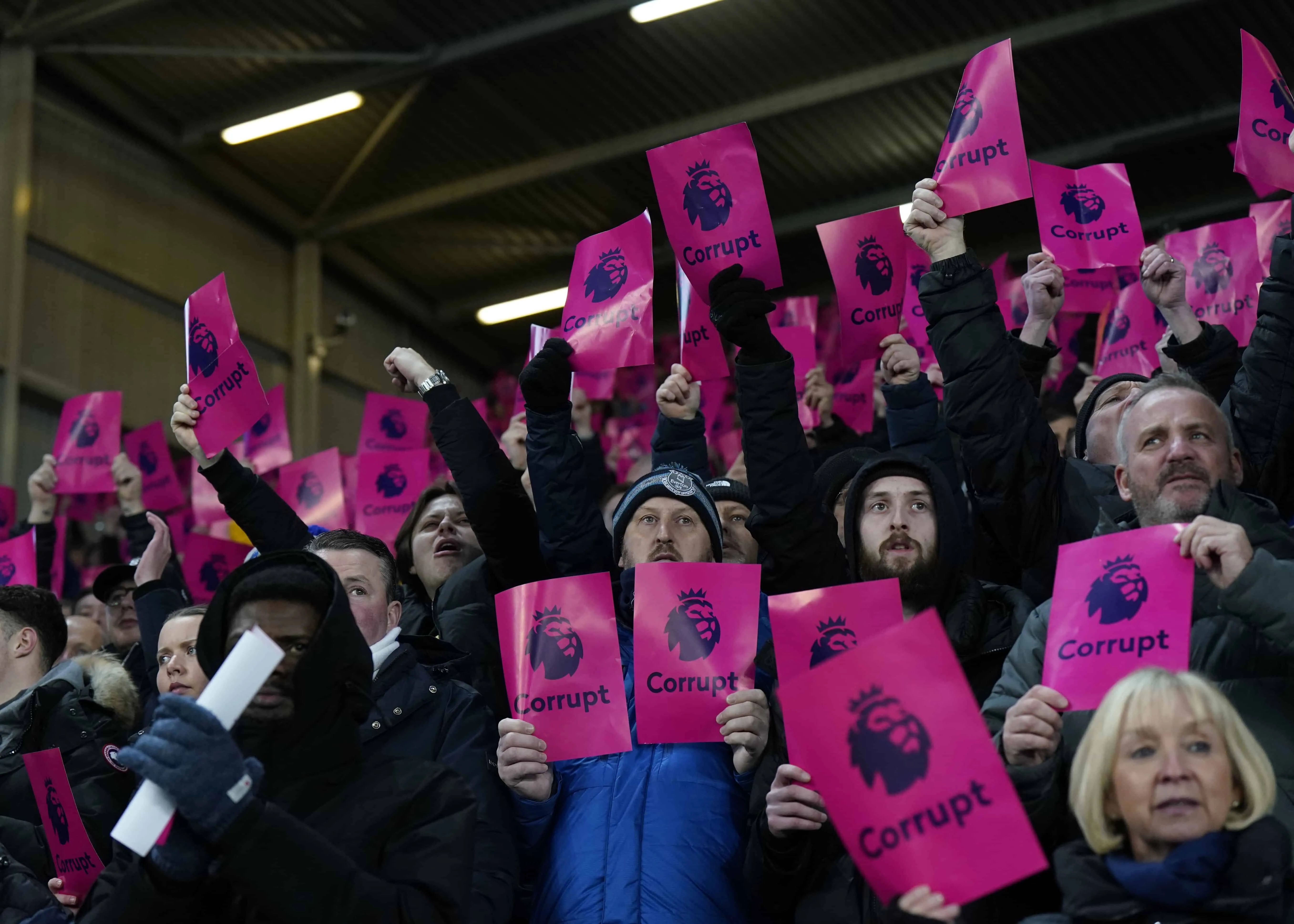 A perda de 10 pontos do Everton vai para a esfera pol&iacute;tica: &lsquo;A Premier League est&aacute; cometendo um abuso&rsquo;