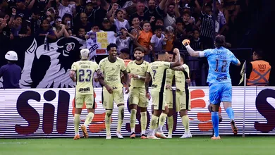 Corinthians vence o l&iacute;der Botafogo, ameniza crise e aumenta press&atilde;o sobre Bruno Lage
